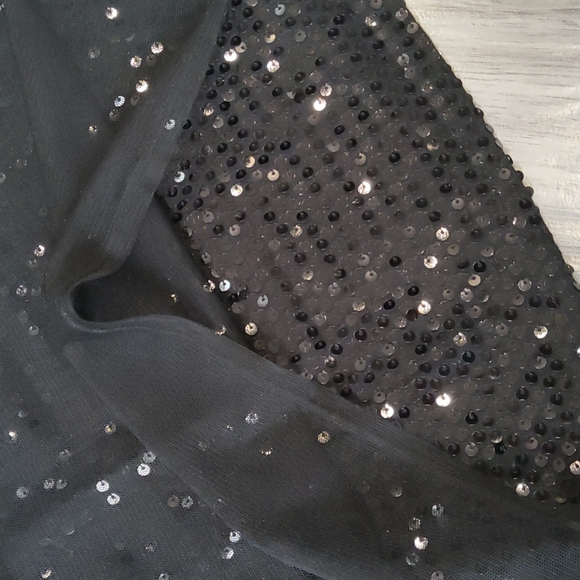 Black stretch sequin top! - Picture 4 of 5